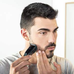 Recortadora de Barba Eléctrica Inalámbrica Negra, Uso en Seco y Húmedo, Batería de Larga Duración, Accesorios, Cuchilla de Acero Inoxidable, Afeitadora Impermeable IPX7 - Product Image 3