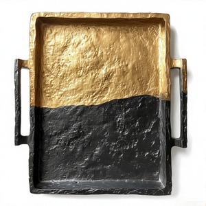 Bandeja de aluminio larga Eclipse Shine con esquinas acampanadas Acentos de mango fundido y superficie duradera para exhibir decoración o comisariada - Product Image 1