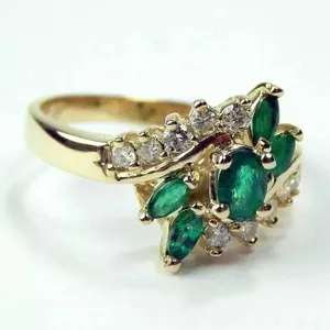 Anillo de Compromiso de Plata de Ley con Moissanita de Corte Ovalado de 2 Quilates, Chapado en Oro Amarillo, Blanco y Rosa de 14K para Boda y Aniversario - Product Image 5