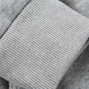 Sudadera con capucha suelta de manga larga con cuello para hombre levantado de bolsillo canguro y patrón de letras para aventuras al aire libre - Product Image 4