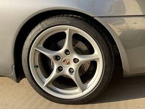 Offre exceptionnelle : Porsche 911 Carrera Coupé d'occasion 2002, propre et prête à être expédiée - Product Image 5