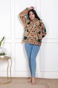Veste en velours brodée Suzani : Manteau artisanal bohème - Product Image 3