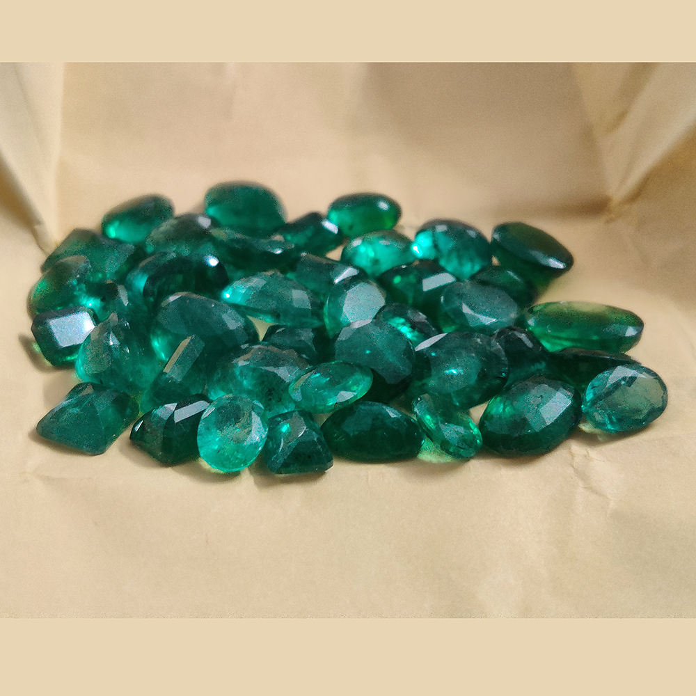 สีเขียว