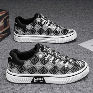 Chaussures de course tendance en gros pour hommes – Confortables, respirantes, légères, idéales pour la marche estivale - Product Image 2