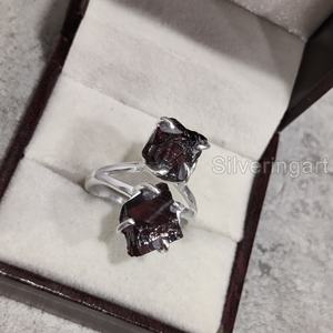 Joyería de piedra en bruto Anillo de mujer Granate natural Piedra preciosa cruda Enero Piedra natal Joyería de piedra doble Anillo de plata esterlina 925 - Product Image 3