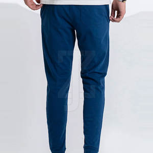 Pantalones deportivos modernos para hombre para uso casual, tela suave y duradera con cintura ajustable y estilo sencillo. - Product Image 2