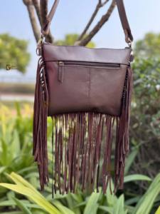 Sac fourre-tout en cuir de vachette élégant pour femmes de créateur sculpté à la main avec fermeture à glissière Offre Spéciale à main multi-usage - Product Image 2