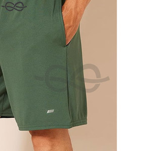 Short de sport taille haute avec logo personnalisé pour hommes Short de sport de couleur unie Short de gym respirant pour hommes, tenue décontracté pour l'entraînement et la course - Product Image 5