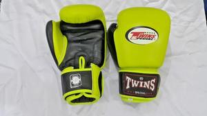 Gants de boxe jumeaux verts professionnels à logo personnalisé avec entraînement Gants de boxe de combat épargnants MS-BG-110 en cuir véritable - Product Image 6