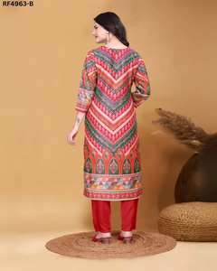 Ensemble Kurti en mousseline imprimée avec fond en rayonne pour le bureau et les vêtements décontractés avec des impressions numériques ethniques et des motifs abstraits en vrac - Product Image 6