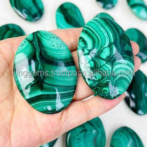 Vente en gros de malachite naturelle polie pierre de palme sculptée pierre de guérison pour la méditation Reiki Feng Shui oreiller en pierres précieuses sur le thème de l'amour - Product Image 2