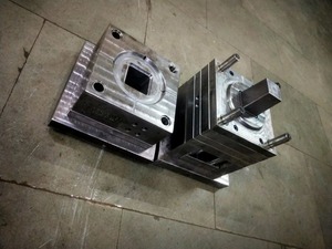 Matrices industrielles laminées à chaud de haute qualité Meilleurs moules en plastique pour l'emballage de dispositifs médicaux électroniques en vente! - Product Image 3