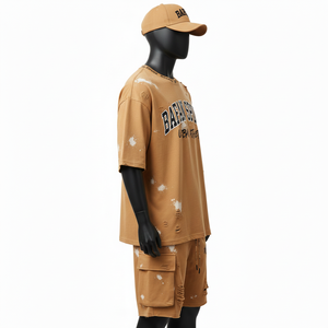 Ensemble de 2 pièces pour homme, t-shirt surdimensionné et short cargo, jersey de coton 240 GSM, tissu doux lavé, aspect délavé avec logo imprimé - Product Image 3