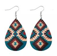 Achetez des boucles d'oreilles légères de créateur, élégantes, faites à la main en résine, bijoux uniques et tendance, design créatif.