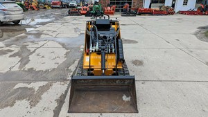 Minicargadora Boxer 526DX 2020 |   Motor Diésel Yanmar |   Alta Eficiencia |   Caja de Engranajes para Bomba de Motor |   Garantía de 4 años |   KYB - Product Image 2