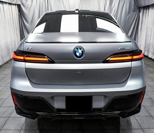 BMW i7 xDrive60 AWD 2023 d'occasion, incroyablement parfait, faible kilométrage, en stock, proposé à un prix incroyable, à ne pas manquer - Product Image 2