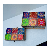 Lot de 2 boîtes de rangement en bois faites à la main avec motifs ethniques colorés peints à la main