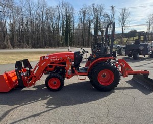 Tractor 4x4 LX2610SUHSD 2023 con Cucharón de Agarre - Motor y Bomba de Alta Productividad para Trabajos Agrícolas y Utilitarios - Product Image 1