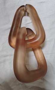 Escultura de Eslabones de Cadena de Resina Multicolor ROSHAN HANDICRAFTS Impresionante Decoración Contemporánea para el Hogar con Tres Piezas Extra Grandes - Product Image 6