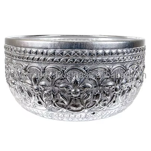 Plat de service en aluminium de style floral décoratif, bol pour bonbons, toffees, biscuits, plateau de service, plateaux en métal, bols de centre de table - Product Image 1