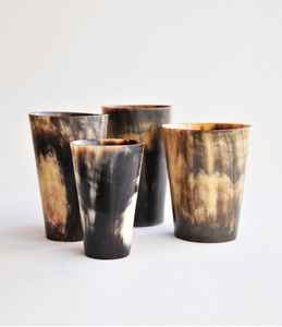 Cuerno de Búfalo Natural Hecho a Mano, Vasos Cortos Estilo Ángel Original Hecho a Mano EN LA India PARA LA Venta a Granel para Bebidas - Product Image 4