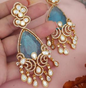 Hermosos Aretes de Latón Chapado en Oro de la Mejor Calidad con Piedras de Moissanita para Mujer, Ideales para Bodas y Fiestas - Product Image 3