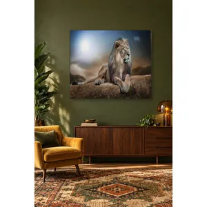 Impression sur toile : Lion Fida assis sur une roche sous un ciel bleu éclatant - Product Image 5