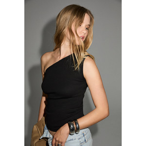 GRIMELANGE Blusa de punto suave y elástica para mujer, holgada, asimétrica, de un solo hombro, de secado rápido - Product Image 2