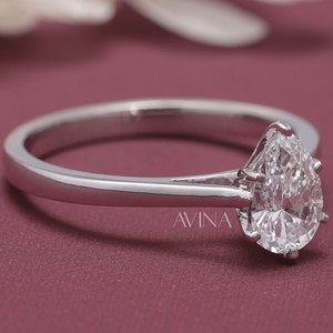 Anillo de Compromiso y Boda con Diamante Corte Pera Certificado por IGI en Oro de 9K - Product Image 5