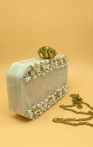 L'embrayage ultime pour toute occasion Embrayage sophistiqué en résine Designs audacieux pour la mode moderne par LUXURY CRAFTS - Product Image 6