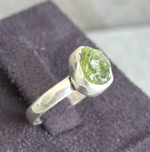 แหวนแฟชั่นทำมือสไตล์โบฮีเมียนที่ใส่ได้ทั้งชายและหญิงชุดอัญมณีอเมทิสต์แบบไม่สม่ำเสมอสำหรับงานแต่งงาน - Product Image 1