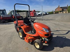 Tondeuse autoportée Kubota GR2120 d'occasion en bon état - Product Image 2