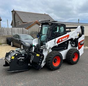 Venta superior Mini Skid Steer Loader 1000KG Nuevo motor CE Usado 4x4 Wheel Drive Venta al por menor Maquinaria de movimiento de tierras Cubo Skid Steer Loader - Product Image 6