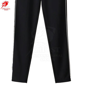 Survêtements d'été pour femmes de qualité supérieure, légers, coupe classique, pour une utilisation quotidienne et en plein air, style streetwear, motif uni - Product Image 5