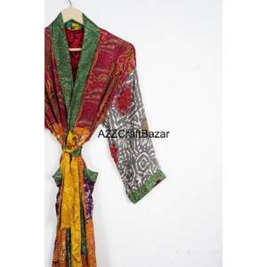 Robe d'été faite à la main, kimono en soie matelassé Kantha cousu à la main, ceinture, style bohème hippie, floral, unisexe, peignoir, vêtements de nuit pour femmes - Product Image 3