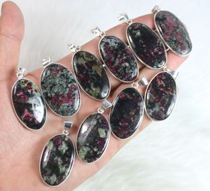 Pendentif en pierres précieuses Eudialyte Collier cabochon en pierres précieuses rares Fabrication de bijoux en gros faite à la main pour les cadeaux et la mode - Product Image 3