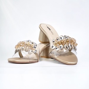 Impresionante elegancia nupcial de alta calidad: Sandalia de tacón de bloque con broche en una parte superior transparente para su Día Especial - Product Image 1