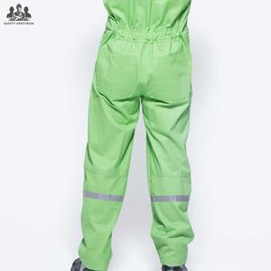 ชุดคลุมป้องกันแบบยูนิเซ็กซ์ กันน้ำ ทำจากโพลีเอสเตอร์ |   ชุดป้องกันสำหรับงานอุตสาหกรรม |   ปกปิดทั่วร่างกาย |   คุณภาพสูง |   ขายส่ง - Product Image 3