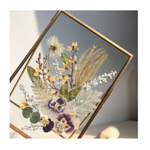 กรอบรูปขอบทองเหลืองสีทองสำหรับตกแต่งโต๊ะกระจกใสกรอบรูปสำหรับงานแต่งงานของตกแต่งโต๊ะในบ้าน - Product Image 1