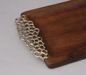 Plateau de service en laiton de luxe avec poignées de feuilles ornées Plateau de collations et de boissons en métal décoratif pour les repas à la maison et les cadeaux - Product Image 6