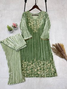 HERMOSO TRAJE DE TRABAJO CON PANTALÓN BORDADO TERCIOPELO FLORANTE - Product Image 2