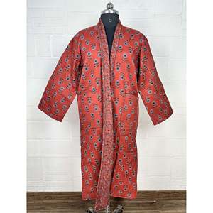 Kimono Unisex Reversible Acolchado Kantha con Estampado Floral Verde, 100% Algodón, Estampado en Bloques Kantha, Ideal para Otoño e Invierno, Estilo Boho para Mujer - Product Image 6