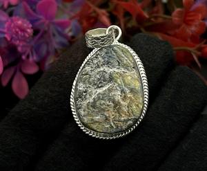 Pendentif en pierres précieuses de Labradorite rugueuse fait à la main bijoux en argent collier de guérison pendentif Unique cadeau d'anniversaire - Product Image 6