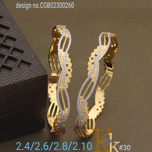 Juego de 2 brazaletes de latón con perlas Kundan chapadas en oro con Jhumki colgante Brazaletes de joyería de mano para mujer de alta calidad Precio de fábrica - Product Image 6