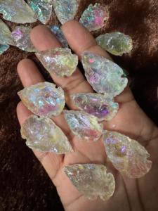 Vente en gros de pointes de flèches en cristal de quartz Aura pointes de cristal recouvertes d'arc-en-ciel pour la guérison et l'artisanat décoratif en pierre - Product Image 6