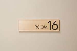 Plaque murale en acrylique personnalisée autocollante pour <span class=keywords><strong>porte</strong></span>, bureau, salon, entreprise, petite boutique, location de bureau, suite, affichage du numéro de étage - Product Image 3