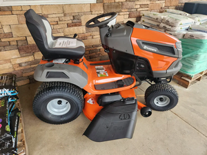 Tracteur de jardin Husqvarna TS 146X d'occasion, abordable et pas cher, à vendre. Fournisseur de tondeuses autoportées, expédition immédiate. - Product Image 3