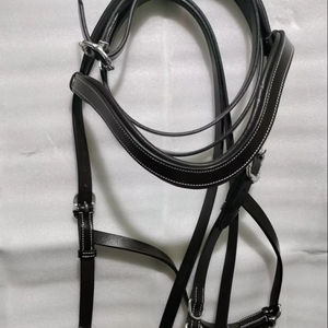 Halter de caballo de nailon duradero con banda para la nariz de cuero acolchado suave y cuello de aleación fuerte Halter de cuerda para uso diario - Product Image 1