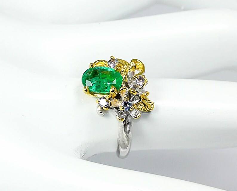 สีเขียว