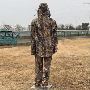 Combinaison de chasse et de randonnée d'hiver respirante, coupe-vent, camouflage, chaude, une pièce, imperméable, softshell pour la chasse - Product Image 2